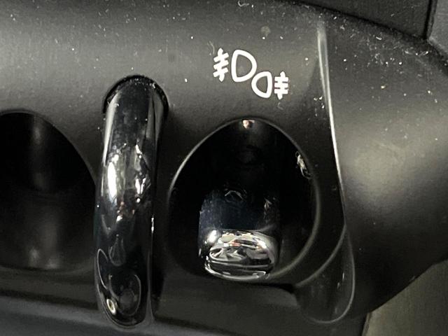 MINI クーパーSD クロスオーバー 後期モデル HIDヘッドライト HIDフロントフォグランプ オートライト バックカメラ Bluetooth接続 オートエアコン 純正17インチ5本ツインスポークAW キーレスエントリー 禁煙車(61枚目)