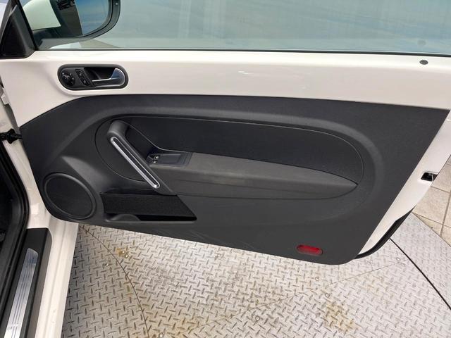 ザ・ビートル デザイン クルーズコントロール HIDヘッドランプ 純正16インチアルミ SDナビ CD/DVD AUX接続 Bluetooth再生 ワンオーナー 禁煙車(40枚目)