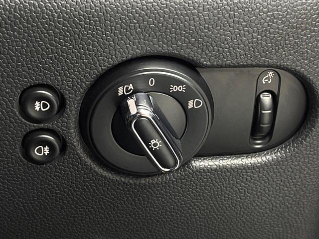 MINI クーパーD ペッパーPKG LEDヘッドランプ/LEDフロントフォグランプ 純正ナビ デュアルオートエアコン オートライト プライバシーガラス スマートキー Bluetooth ETC車載器 禁煙車(8枚目)