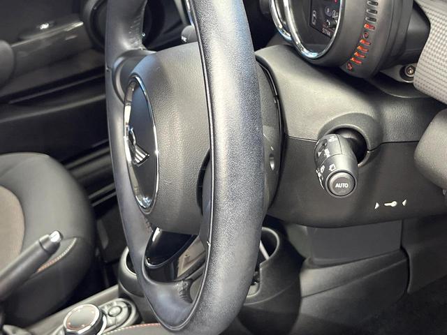 MINI クーパーD ペッパーPKG LEDヘッドランプ/LEDフロントフォグランプ 純正ナビ デュアルオートエアコン オートライト プライバシーガラス スマートキー Bluetooth ETC車載器 禁煙車(47枚目)