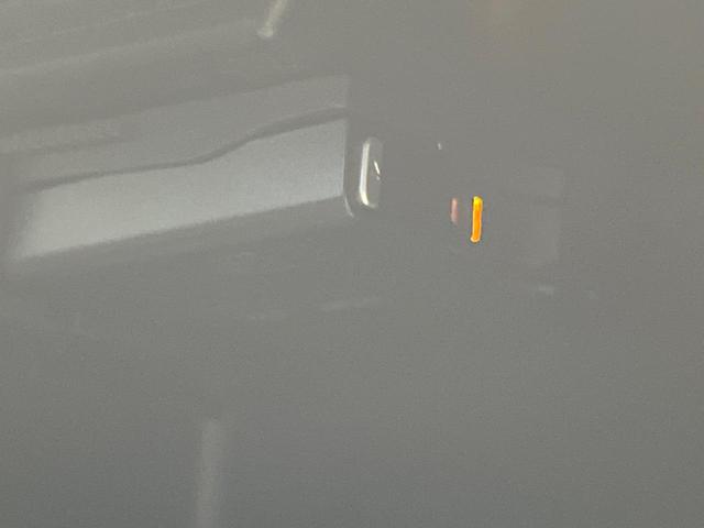 Ｂクラス Ｂ１８０　スポーツ　後期モデル　ベーシックＰＫＧプラス　レーダーセーフティＰＫＧ　ＬＥＤヘッドランプ　アクティブパーキングアシスト　前席シートヒーター　純正１８インチアルミ　Ｂｌｕｅｔｏｏｔｈ再生　ワンオーナー　禁煙車（68枚目）