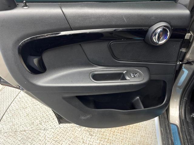 ＭＩＮＩ クーパーＳ　クロスオーバー　ＡＬＬ４エクステアスタイリング　ペッパーパッケージ　アダプティブクルーズコントロール　衝突被害軽減システム　レーンアシスト　クリアランスソナー　純正ナビ　バックカメラ　Ｂｌｕｅｔｏｏｔｈ接続　禁煙車（42枚目）