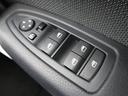 ●ウィンドウスイッチまわり『使用頻度が多い運転席側のスイッチまわり。目立つ傷もなく綺麗な状態を保っています。』