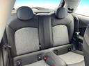 ●後部座席も気になるようなキズ・汚れやへたり等、大きなダメージはなく、良好な状態です。