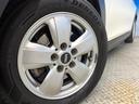 ●純正15インチアルミホイール:輸入車ならではの卓越した走りを支えるホイールと足回りです!日本車の走りに慣れている方にもぜひ体感して頂きたいほど、高いレベルでまとまっています!