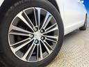 ●純正16インチアルミホイール:輸入車ならではの卓越した走りを支えるホイールと足回りです!日本車の走りに慣れている方にもぜひ体感して頂きたいほど、高いレベルでまとまっています!