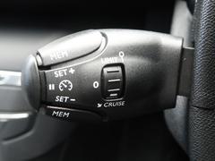●デュアルオートエアコン『運転席・助手席それぞれで温度設定が可能な独立式オートエアコンを標準装備しております！』 7