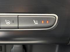 ●フロントシートヒーティング：運転席・助手席共に三段階で調節が可能なシートヒーターを装備しております。季節を問わず快適にご使用いただけます。 3
