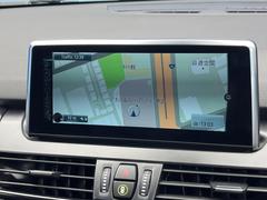 ●ＢＭＷ純正ナビ：一体感のあるナビは、高級感ある車内を演出してくれます。Ｂｌｕｅｔｏｏｔｈ再生などオーディオ機能も充実しておりますので、運転もより楽しめます♪ 6