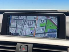 ●ＢＭＷ純正ナビ：一体感のあるナビは、高級感ある車内を演出してくれます。Ｂｌｕｅｔｏｏｔｈ再生などオーディオ機能も充実しておりますので、運転もより楽しめます♪ 4