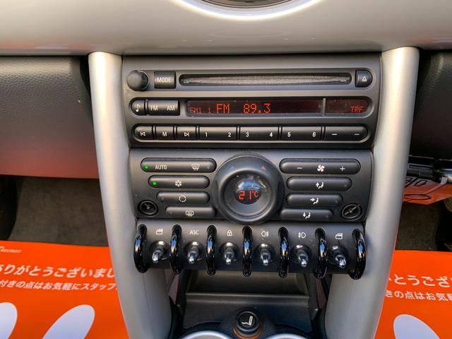 クーパー コンバーチブル 禁煙車 ガラスコーティング施工済 5速MT車 走行6.9万km 4人乗コンバーチブル電動オープン作動良好 人気ボディカラーブラックアイパープルM 純正15インチAW新品タイヤ4本交換済フルオリジナル車令和3年10月ガラスコーティング済(10枚目)