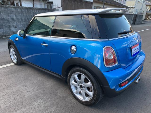 ＭＩＮＩ クーパーＳ　禁煙車　ガラスコーティング施工済　実走行距離４．８万ｋｍ・Ｂｌｕｅｔｏｏｔｈレシーバー付スマホ音楽再生可能・レーザーブルーＭ／ホワイトルーフ・ＥＴＣ・純正１６インチアルミ・ディスチャージヘッドライト・禁煙車・ガラスコーティング施工済（8枚目）