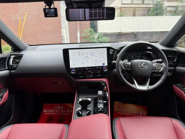 ＮＸ ＮＸ２５０ワンオーナー禁煙車　同色純正フェンダーアーチモール　赤／黒内装・Ｆスポーツ純正２０インチホイール・ヘッドアップディスプレイ・ムーンルーフ・純正１４インチモニターナビＴＶ・純正ドライブレコーダー・デジタルインナーミラー・ＴＶキャンセラー付・カードキー（2枚目）