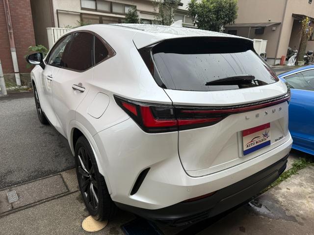 ＮＸ ＮＸ２５０ワンオーナー禁煙車　同色純正フェンダーアーチモール　赤／黒内装・Ｆスポーツ純正２０インチホイール・ヘッドアップディスプレイ・ムーンルーフ・純正１４インチモニターナビＴＶ・純正ドライブレコーダー・デジタルインナーミラー・ＴＶキャンセラー付・カードキー（8枚目）