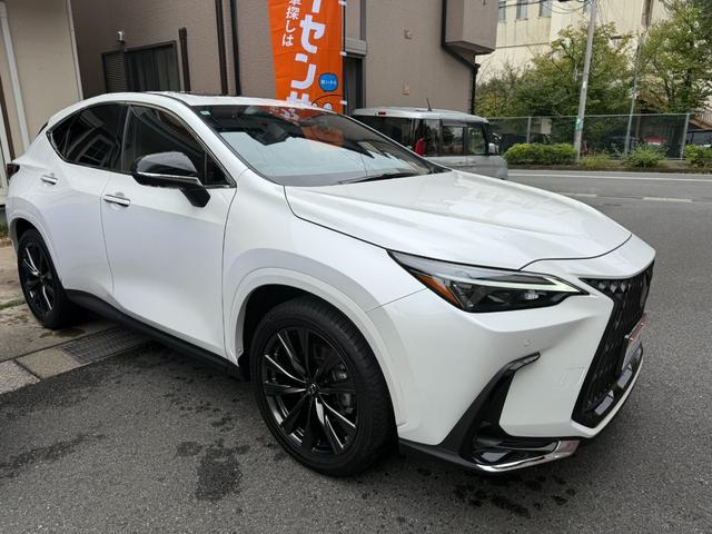 ＮＸ ＮＸ２５０ワンオーナー禁煙車　同色純正フェンダーアーチモール　赤／黒内装・Ｆスポーツ純正２０インチホイール・ヘッドアップディスプレイ・ムーンルーフ・純正１４インチモニターナビＴＶ・純正ドライブレコーダー・デジタルインナーミラー・ＴＶキャンセラー付・カードキー（12枚目）