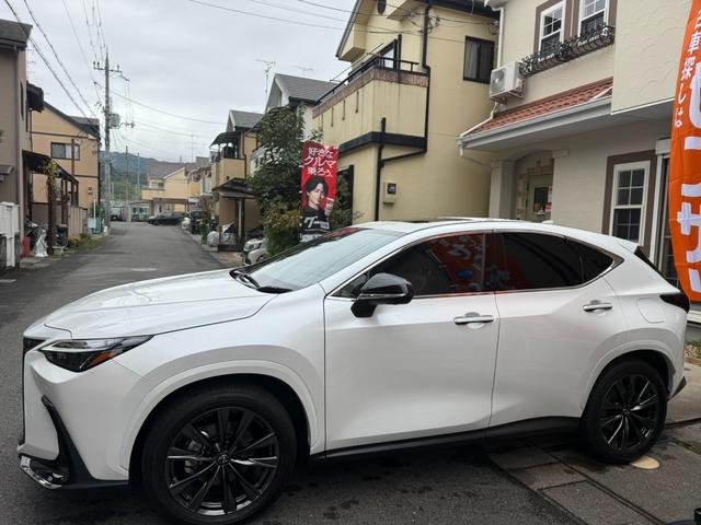 ＮＸ ＮＸ２５０ワンオーナー禁煙車　同色純正フェンダーアーチモール　赤／黒内装・Ｆスポーツ純正２０インチホイール・ヘッドアップディスプレイ・ムーンルーフ・純正１４インチモニターナビＴＶ・純正ドライブレコーダー・デジタルインナーミラー・ＴＶキャンセラー付・カードキー（18枚目）