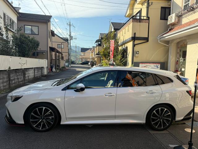 レヴォーグ ＳＴＩスポーツＥＸターボ禁煙車純正１１．６インチディスプレイ　ＳＴＩエアロパッケージ・ルーフエンドスポイラー・パフォーマンスマフラー・赤黒内装革シート・ＳＴＩフロアカーペット・ドリンクホルダーイルミネーション・ＣＤ／ＤＶＤデッキ・純正前後方録画ドライブレコーダー（22枚目）