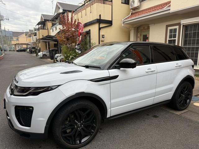 レンジローバーイヴォーク HSEダイナミックSi4 4WD 赤黒革シート 純正20AW グラファイトデザインパック・パノラミックグラスルーフ・MERIDIANサウンドシステム・360度パークアシストモニター・F席パワーシートシートヒーター・パワーテールゲート・ETC・純正ナビTV・4WD(3枚目)