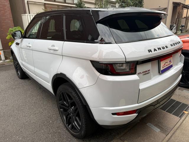 レンジローバーイヴォーク HSEダイナミックSi4 4WD 赤黒革シート 純正20AW グラファイトデザインパック・パノラミックグラスルーフ・MERIDIANサウンドシステム・360度パークアシストモニター・F席パワーシートシートヒーター・パワーテールゲート・ETC・純正ナビTV・4WD(7枚目)