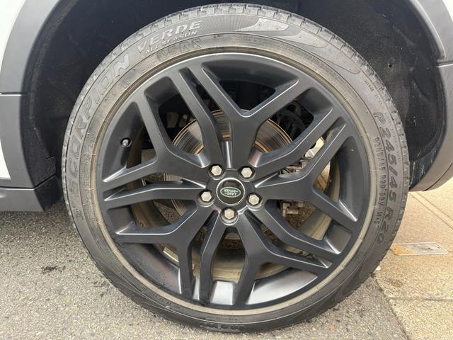 レンジローバーイヴォーク HSEダイナミックSi4 4WD 赤黒革シート 純正20AW グラファイトデザインパック・パノラミックグラスルーフ・MERIDIANサウンドシステム・360度パークアシストモニター・F席パワーシートシートヒーター・パワーテールゲート・ETC・純正ナビTV・4WD(16枚目)