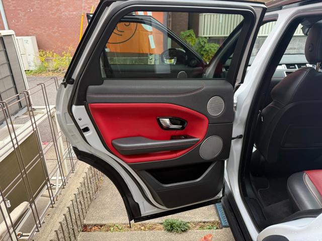 レンジローバーイヴォーク HSEダイナミックSi4 4WD 赤黒革シート 純正20AW グラファイトデザインパック・パノラミックグラスルーフ・MERIDIANサウンドシステム・360度パークアシストモニター・F席パワーシートシートヒーター・パワーテールゲート・ETC・純正ナビTV・4WD(22枚目)