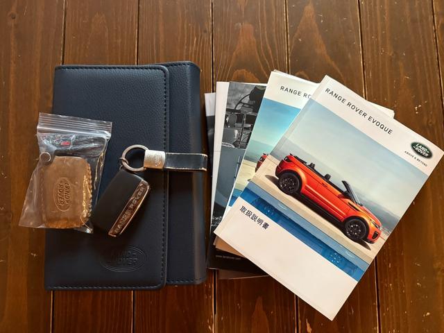 レンジローバーイヴォーク HSEダイナミックSi4 4WD 赤黒革シート 純正20AW グラファイトデザインパック・パノラミックグラスルーフ・MERIDIANサウンドシステム・360度パークアシストモニター・F席パワーシートシートヒーター・パワーテールゲート・ETC・純正ナビTV・4WD(27枚目)