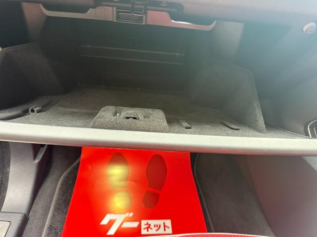 レンジローバーイヴォーク HSEダイナミックSi4 4WD 赤黒革シート 純正20AW グラファイトデザインパック・パノラミックグラスルーフ・MERIDIANサウンドシステム・360度パークアシストモニター・F席パワーシートシートヒーター・パワーテールゲート・ETC・純正ナビTV・4WD(63枚目)