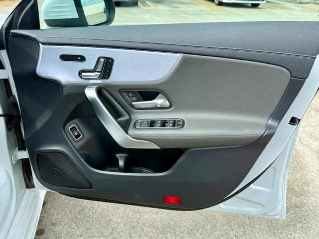 CLAクラス シューティングブレーク CLA200dシュティングブレAMGレザエクスクルP パノラマルーフ・レザーエクスクルーシブPKG・アドバンスドPKG・レーダーセフティPKG・ナビPKG・360度カメラ・シートヒーター・ETC・ヘッドアップD・20インチAW・パワーバックドア(12枚目)