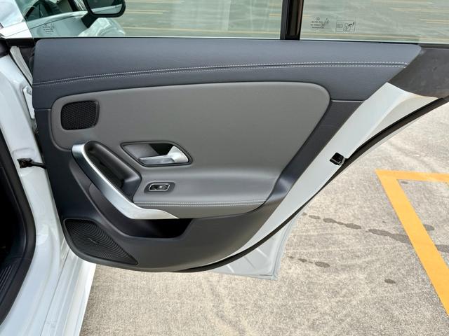 CLAクラス シューティングブレーク CLA200dシュティングブレAMGレザエクスクルP パノラマルーフ・レザーエクスクルーシブPKG・アドバンスドPKG・レーダーセフティPKG・ナビPKG・360度カメラ・シートヒーター・ETC・ヘッドアップD・20インチAW・パワーバックドア(35枚目)