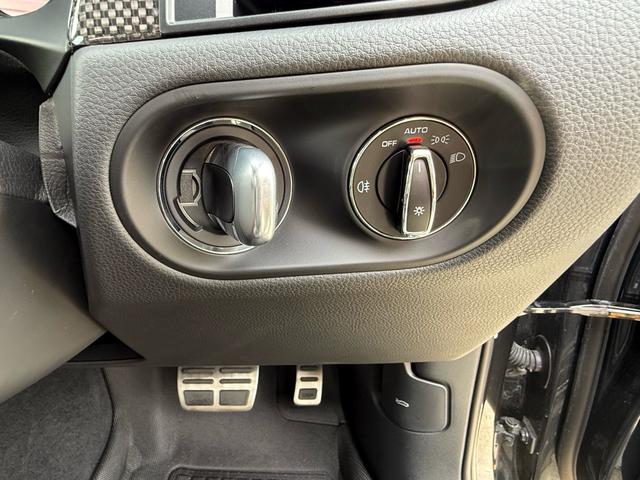 マカン マカンGTS カーボンインテリアPKG・パノラマルーフ・BOSE・PSCB・アダプティブエアサス・ハイグロスエクステリア・カーボンGTステアリング・レザー・アダプティブスポーツシートベンチレーション付き・(14枚目)