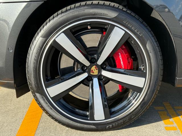 マカン マカンGTS カーボンインテリアPKG・パノラマルーフ・BOSE・PSCB・アダプティブエアサス・ハイグロスエクステリア・カーボンGTステアリング・レザー・アダプティブスポーツシートベンチレーション付き・(37枚目)