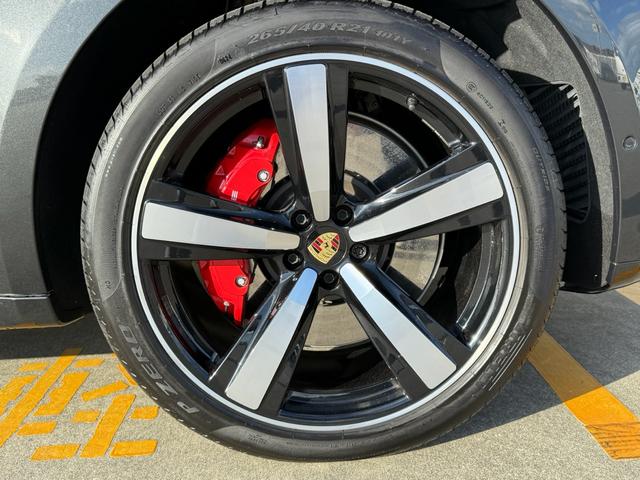 マカン マカンGTS カーボンインテリアPKG・パノラマルーフ・BOSE・PSCB・アダプティブエアサス・ハイグロスエクステリア・カーボンGTステアリング・レザー・アダプティブスポーツシートベンチレーション付き・(40枚目)