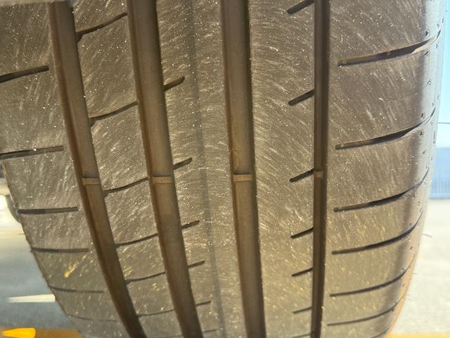タイヤも新品同様の状態です
