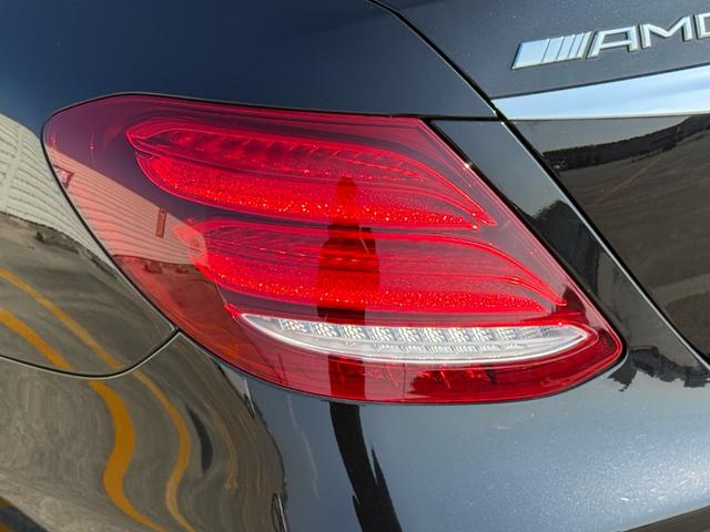 Eクラス E200 アバンギャルド スポーツ パノラマルーフ・レザーEXP・レーダーセーフティPKG・全周囲カメラ・HUD・マルチビームLED・パワーバックドア・前席パワーシート・シートヒーター・純正19AW・地デジ・Bluetooth・禁煙車(40枚目)
