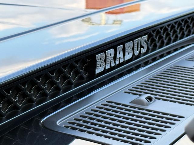 Ｇクラス Ｇ４００ｄ　ＢＲＡＢＵＳワイドスター仕様・ＢＲＡＢＵＳ２３ＡＷ・リアエンター・カーボンインテリア・ホワイトレザー・イージークローザー・サンルーフ・全周囲カメラ・Ｂｕｒｍｅｓｔｅｒ・前席パワーシートヒーター（17枚目）