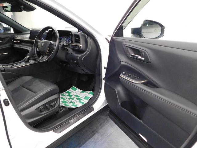 TOYOTA CROWN CROSSOVER G ADVANCED LEATHER PACKAGE