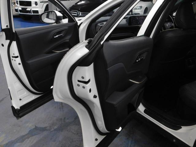 TOYOTA CROWN CROSSOVER G ADVANCED LEATHER PACKAGE