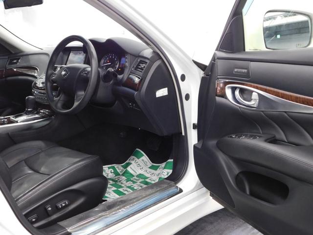 フーガ ２５０ＧＴ　タイプＰ　鑑定済認定車・黒革シート・純正ナビＴＶ・後席電動サンシェード（30枚目）