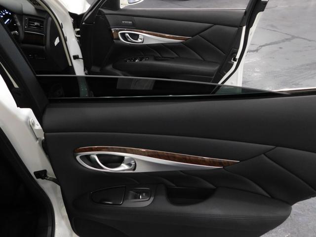 フーガ ２５０ＧＴ　タイプＰ　鑑定済認定車・黒革シート・純正ナビＴＶ・後席電動サンシェード（41枚目）