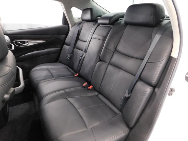 フーガ ２５０ＧＴ　タイプＰ　鑑定済認定車・黒革シート・純正ナビＴＶ・後席電動サンシェード（42枚目）