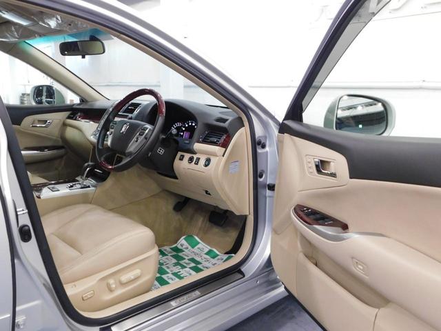 クラウン ２．５ロイヤルサルーン　アニバーサリーＥＤ　【グー鑑定付】【車両状態評価書】後期・本革シート・純正ナビＴＶ・電動シート・シートヒーター・電動ブラインド・クルーズコントロール（23枚目）