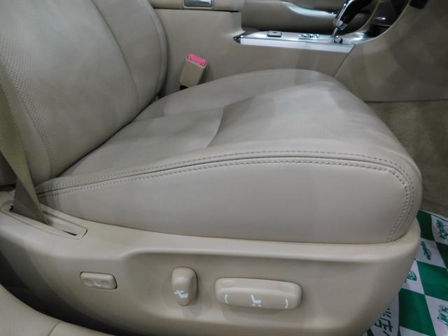 クラウン ２．５ロイヤルサルーン　アニバーサリーＥＤ　【グー鑑定付】【車両状態評価書】後期・本革シート・純正ナビＴＶ・電動シート・シートヒーター・電動ブラインド・クルーズコントロール（25枚目）