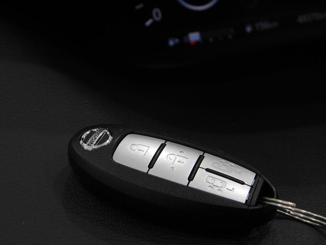 セレナ Ｘ　ＶセレクションＩＩ　【グー鑑定付】【車両状態評価書】純正８型ナビＴＶ・両側電動ドア・衝突軽減ブレーキ・車線逸脱センサー・クルーズコントロール・バックモニター・スマートキー（15枚目）