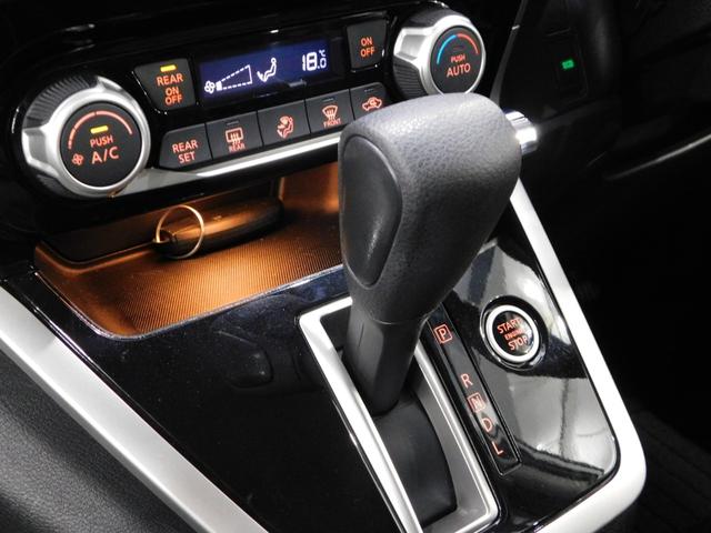 セレナ Ｘ　ＶセレクションＩＩ　【グー鑑定付】【車両状態評価書】純正８型ナビＴＶ・両側電動ドア・衝突軽減ブレーキ・車線逸脱センサー・クルーズコントロール・バックモニター・スマートキー（22枚目）