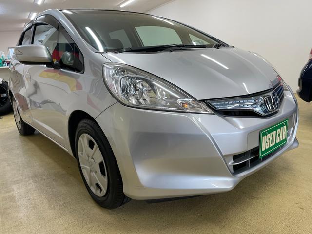 フィットハイブリッド スマートセレクション フルセグTV・HIDライト・スマートキー・ヒーテッドドアミラー・熱線入りフロントウインドウ(3枚目)