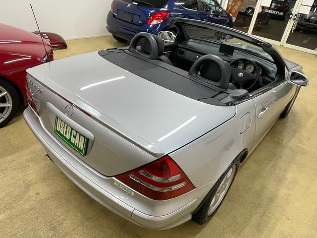 SLK SLK230コンプレッサー 449後期型・ルーフ作動OK・ドラッグリンク交換渡・スペアキー有・タイヤご相談(11枚目)