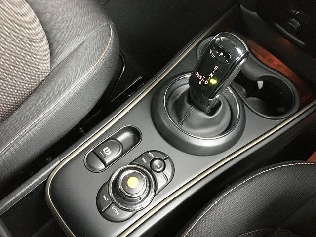 クーパー クロスオーバー ペッパーPKGバックカメラ前後センサー衝突軽減ブレーキ電動トランク純正HDDナビLEDライト(70枚目)