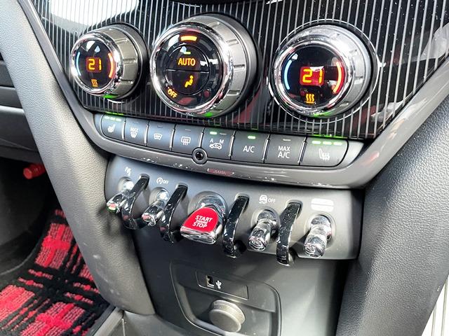 ジョンクーパーワークス クロスオーバー バックカメラ前後PDCシートヒーター電動トランク衝突軽減ブレーキコンフォートアクセスF60(33枚目)