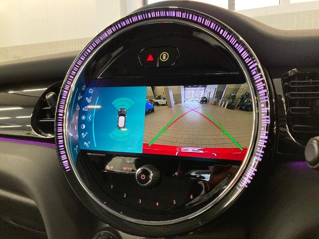弊社元デモカー クラシックトリム 17インチアルミホイール LEDヘッドライト 純正HDDナビ バックカメラ 障害物センサー 衝突軽減ブレーキ クルーズコントロール F55(16枚目)