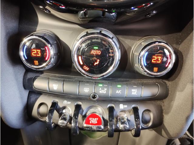 クーパー LEDヘッドライト 純正HDDナビ Bluetooth 純正アルミホイール ミラー型ETC車載器 プッシュスタート 電動格納ミラー キーレスエントリー F55(51枚目)
